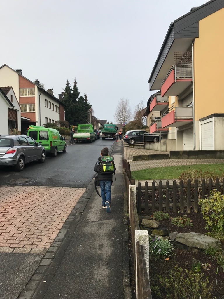 Schulweg 1